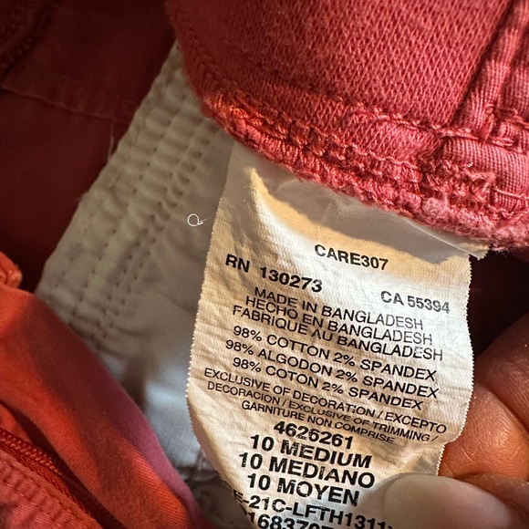 Lee relaxed fit mid rise capris, elastic waistband, 6 pockets, 10, EUC - Picture 11 of 11